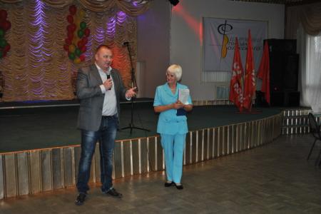 Депутат-коммунист Николай Паршин поздравил педагогов г. Волжского с Днем учителя