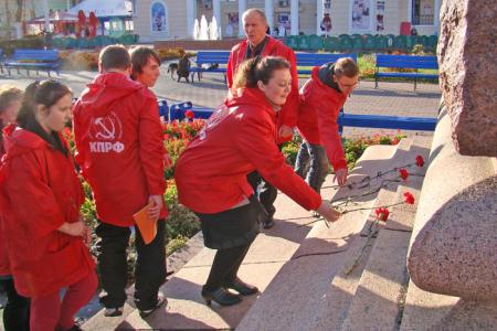 Коммунисты Ивановской области совершили автопробег по случаю 70-летия антифашистской организации «Молодая гвардия»