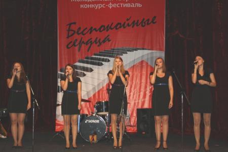 В Новосибирске состоялся конкурс-фестиваль комсомольской песни «Беспокойные сердца»