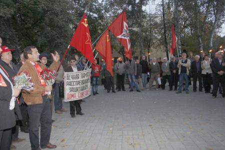 Пепел павших защитников Советской власти бьётся в наших сердцах. Памятные мероприятия КПРФ прошли в Воронежской области