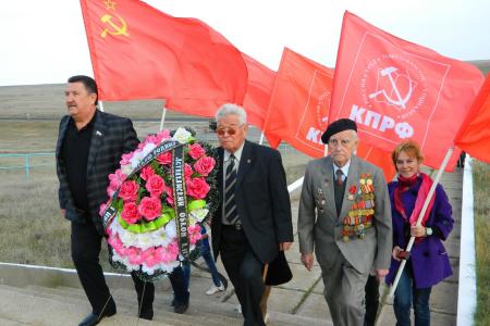 Астраханские коммунисты приняли участие в торжествах по случаю 70-летия формирования 28-й армии