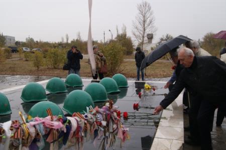 Волгоград. В день рождения ВЛКСМ комсомольская организация пополнилась новыми членами