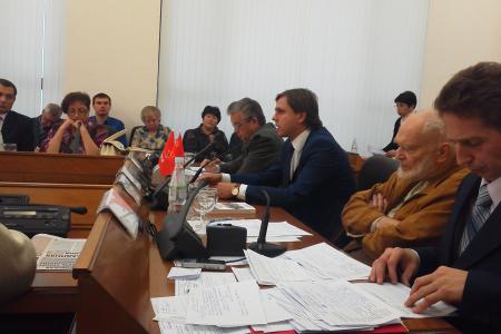 Программа-максимум - приход во власть экологически мыслящих людей. Круглый стол фракции КПРФ в Мосгордуме 