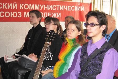 Алтайский край. Бийские комсомольцы отметили свой праздник песнями и чтением стихов Маяковского