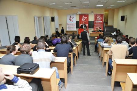 Санкт-Петербург: Ленинский комсомол поддерживает интеллектуальную молодежь