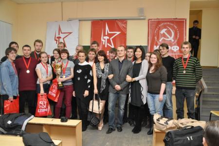 Санкт-Петербург: Ленинский комсомол поддерживает интеллектуальную молодежь