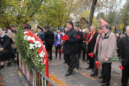 Вечная память павшим защитникам Советской власти! Нет прощения палачам! Акция 4 октября в Москве