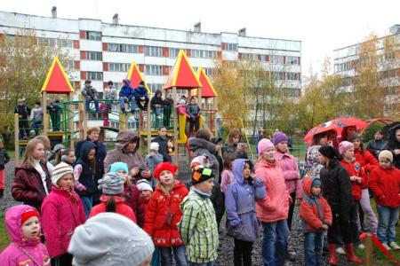 Ленинградская область. Благодаря коммунистам открыты детские площадки в Войскорово