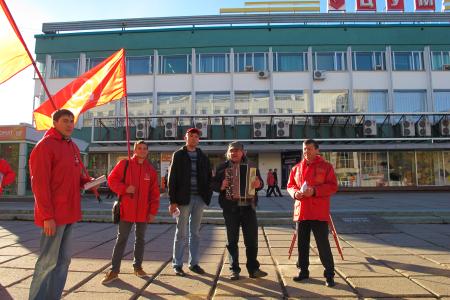 Благовещенск. Коммунисты провели акцию «Красные в городе»