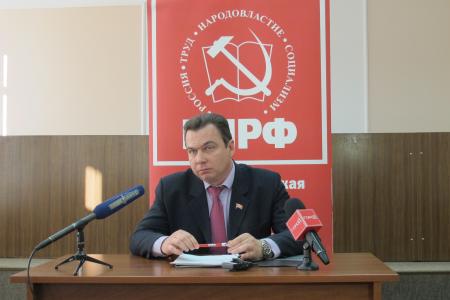 На пресс-конференции кандидат на должность губернатора Амурской области Роман Кобызов представил список будущих министров   