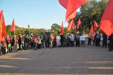 Санкт-Петербург: Мы помним защитников Дома Советов!