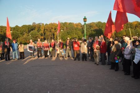 Санкт-Петербург: Мы помним защитников Дома Советов!