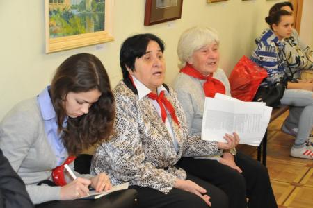 Салют, пионерия! Г.А. Зюганов наградил почетными грамотами юных художников