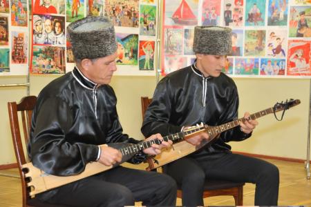 Салют, пионерия! Г.А. Зюганов наградил почетными грамотами юных художников