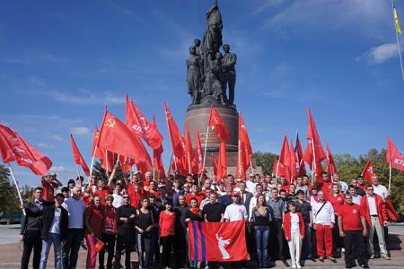 Красный автопробег в город Краснодон. Впечатления ростовских коммунистов и комсомольцев      