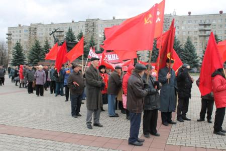 КПРФ провела в Костроме митинг в честь 95-летия Великой Октябрьской революции