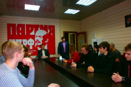 Новосибирская область: Активисты ЛКСМ встретились с депутатами Госдумы Анатолием Локтем и Александром Абалаковым