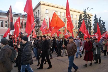 Пензенские коммунисты 7 ноября провели шествие и митинг