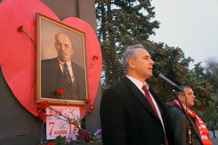 «Да здравствует Великая Октябрьская социалистическая революция!» Праздничные мероприятия в Ростове-на-Дону