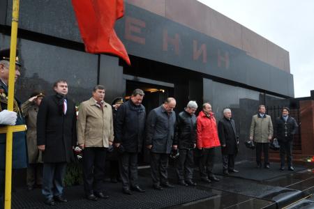 Возложение цветов к Мавзолею В.И. Ленина (Фоторепортаж)