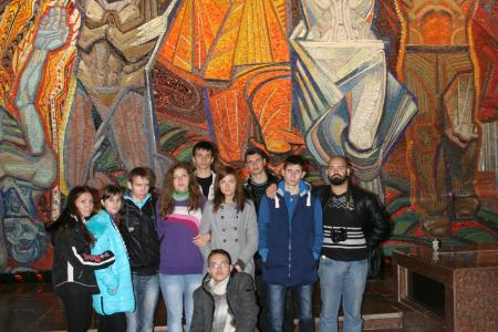 «Не позволим вырвать героическое прошлое России из наших сердец!». Белгородские комсомольцы совершили автопробег в легендарный город Краснодон