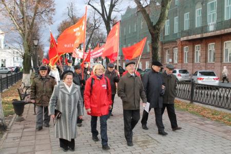 КПРФ провела в Костроме митинг в честь 95-летия Великой Октябрьской революции