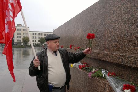 Видео. Активисты КПРФ на Ставрополье отметили 95-летие Великой Октябрьской социалистической революции митингом