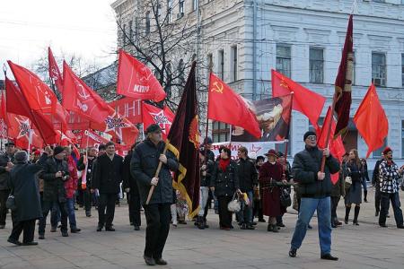 Пензенские коммунисты 7 ноября провели шествие и митинг