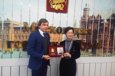 Руководитель фракции КПРФ в Мосгордуме А.Е. Клычков провел встречу с делегацией из Тяньцзиньского китайско-русского центра культуры и искусств