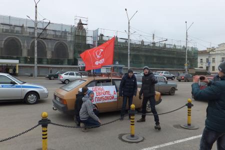 Калужские коммунисты провели автопробег против роста цен