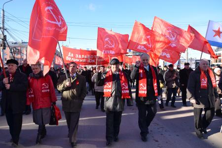 2,5 тысячи человек митинговали в Рязани в 95-ю годовщину Октябрьской революции