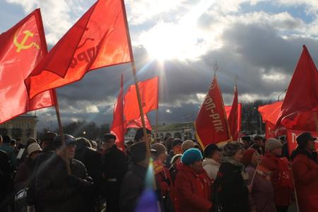 КПРФ провела в Костроме митинг в честь 95-летия Великой Октябрьской революции