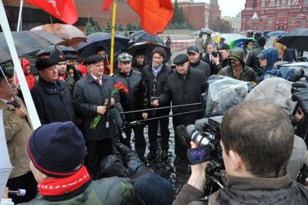 Г.А. Зюганов: «Идеалы Великого Октября обязательно восторжествуют!» В Москве прошло возложение цветов к Мавзолею В.И. Ленина