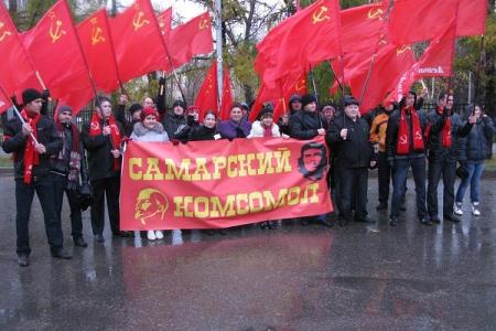 Самара. Комсомольцы поучаствовали в параде памяти "Запасная столица"