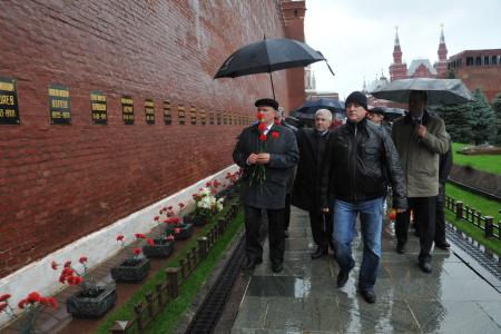Возложение цветов к Мавзолею В.И. Ленина (Фоторепортаж)