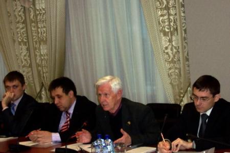  В Госсовете Татарстана коммунисты провели «круглый стол» о проблемах роста цен на услуги ЖКХ 