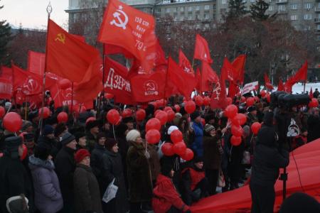 Новосибирск отпраздновал 95-й юбилей Великого Октября демонстрацией