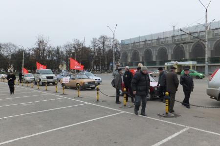 Калужские коммунисты провели автопробег против роста цен