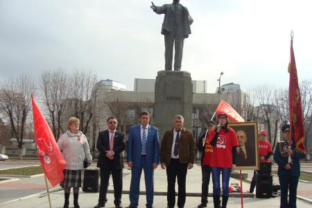 В Кабардино-Балкарии прошли акции КПРФ, посвященные 95-й годовщине Великой Октябрьской социалистической революции