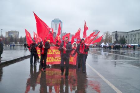 Самара. Комсомольцы поучаствовали в параде памяти "Запасная столица"