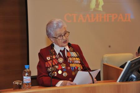 Фоторепортаж с "круглого стола" в Госдуме на тему: «О преемственности подвига сталинградцев» 