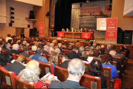 День секретаря. В Москве состоялось совещание партактива КПРФ, которое заслушало доклады В.Ф.Рашкина, С.П.Обухова и А.Е.Клычкова