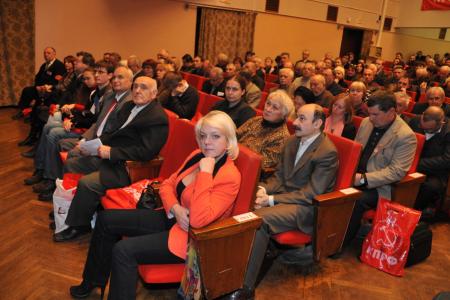 День секретаря. В Москве состоялось совещание партактива КПРФ, которое заслушало доклады В.Ф.Рашкина, С.П.Обухова и А.Е.Клычкова
