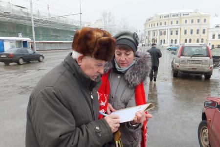 Калужские коммунисты провели автопробег в честь Сталинской Конституции