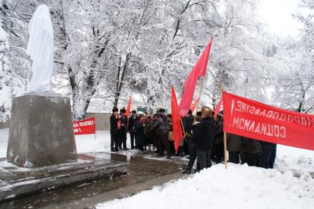 В ауле Новая Джегута Карачаево-Черкесской Республики в день 90-летия образования СССР открыт памятник Ленину