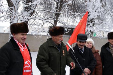 В ауле Новая Джегута Карачаево-Черкесской Республики в день 90-летия образования СССР открыт памятник Ленину