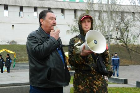 Астрахань. Коммунисты и комсомольцы вышли на митинг против закрытия морского университета
