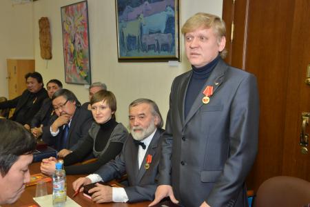 Г.А. Зюганов наградил группу художников