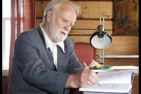 Великого русского писателя Василия Белова сегодня похоронят в родной деревне на Вологодчине