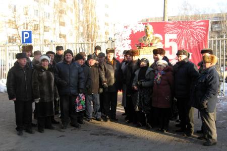 Тамбов. Цветы Великому Человеку